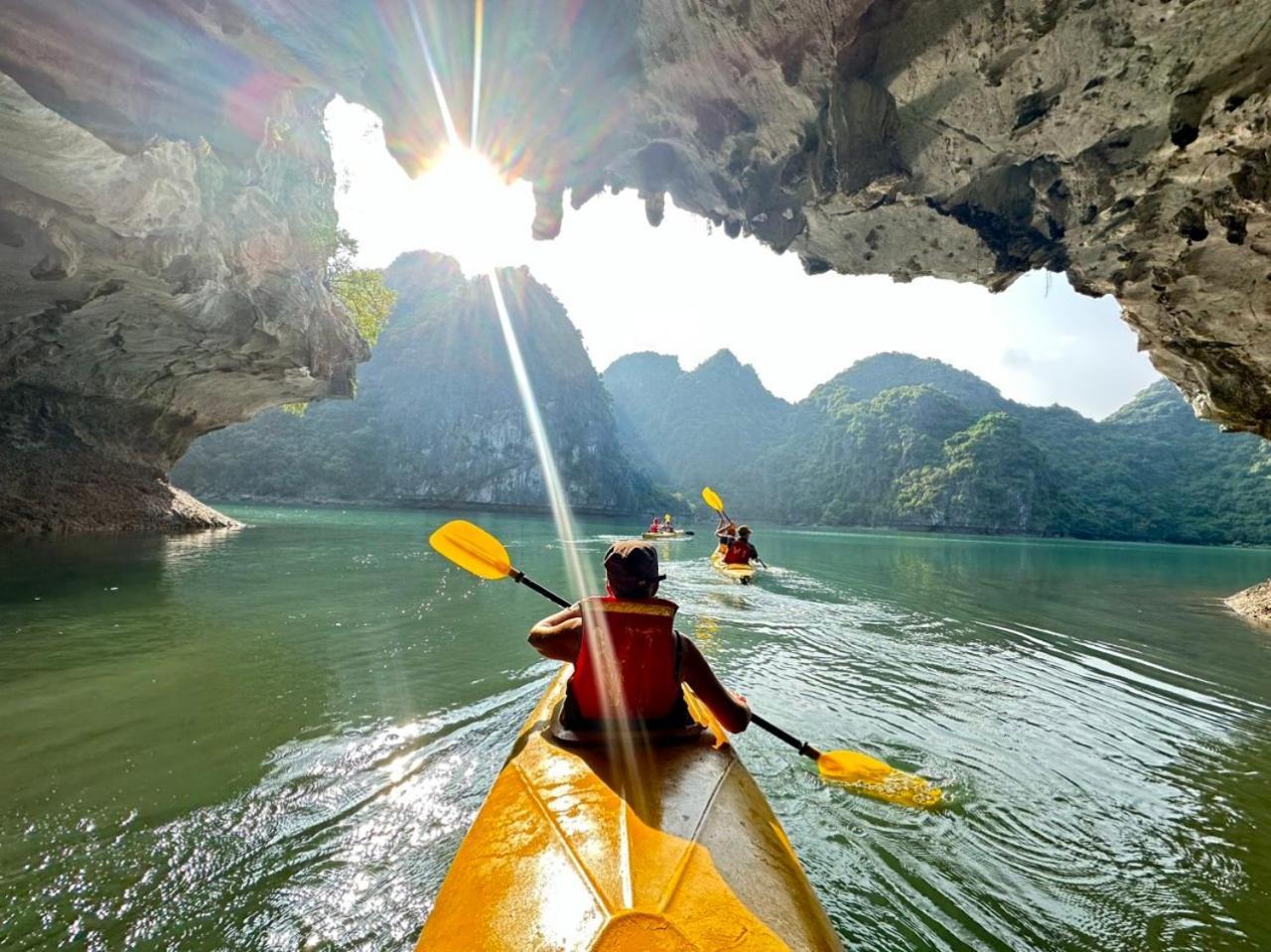 Sunlight Boutique Cruise - Cat Ba Island 호텔 하롱 외부 사진
